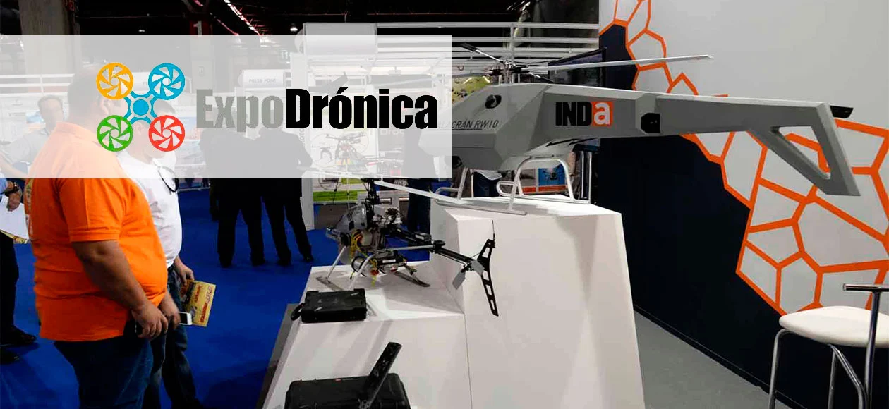 ExpoDrónica event display featuring various drones and equipment.