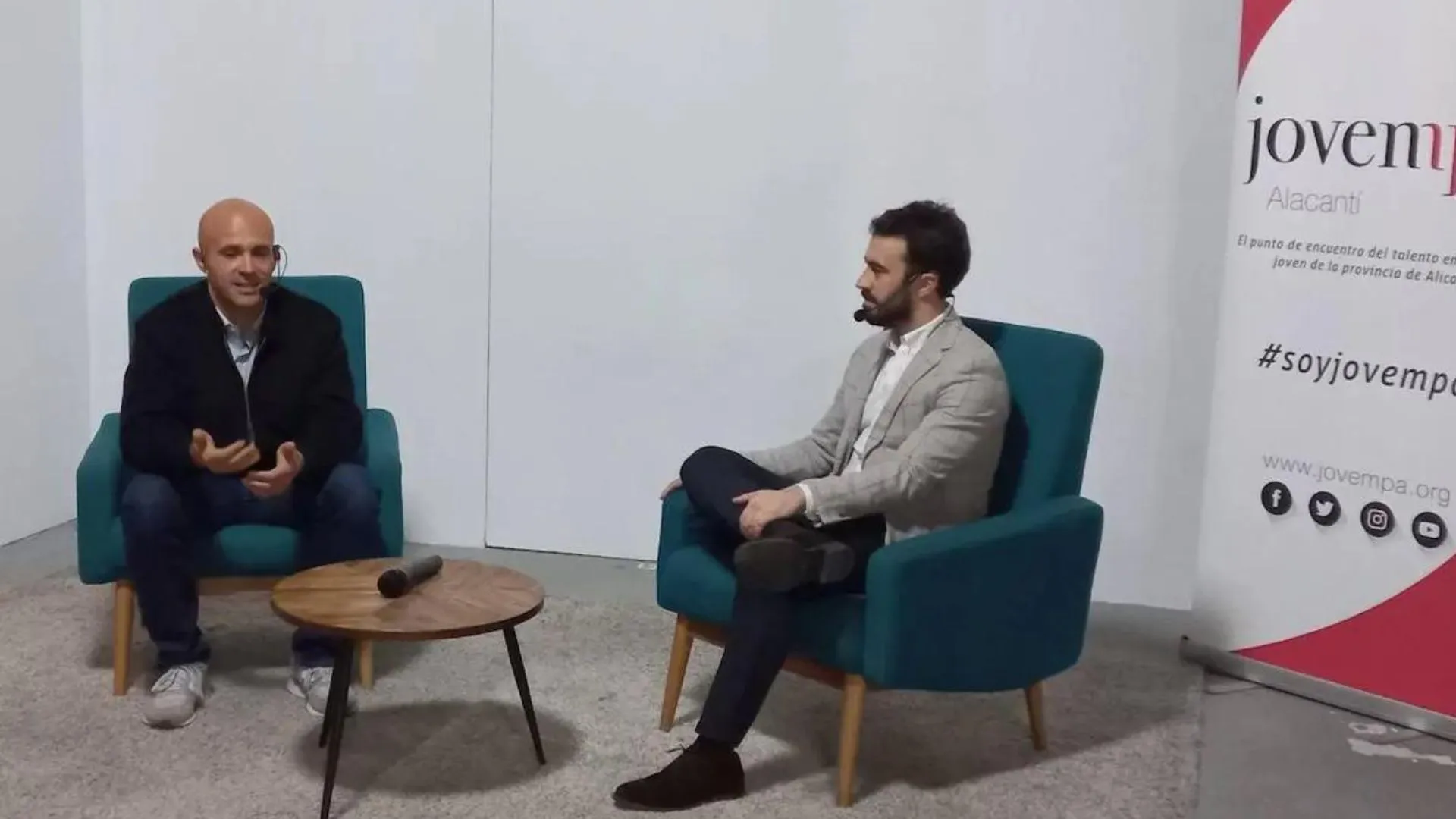 2 persons interview